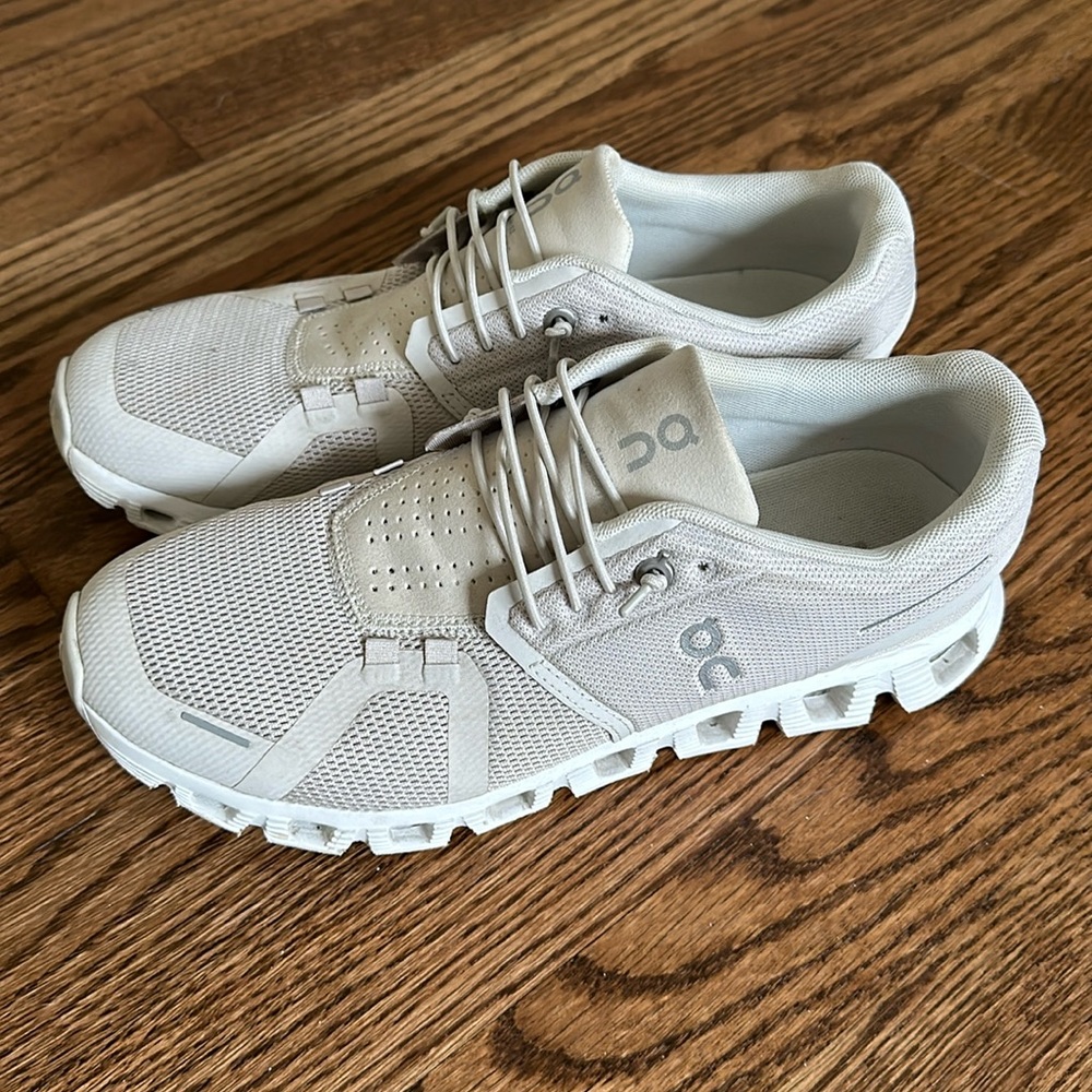 On Cloud 5 Running Shoe